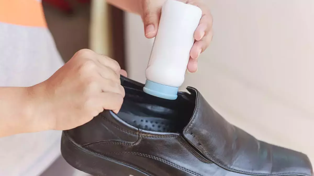 Ayakkabı kokusu nasıl giderilir?